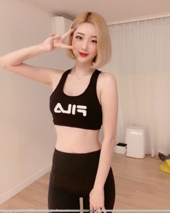 淫妻拍Ａ片被弄大了肚子